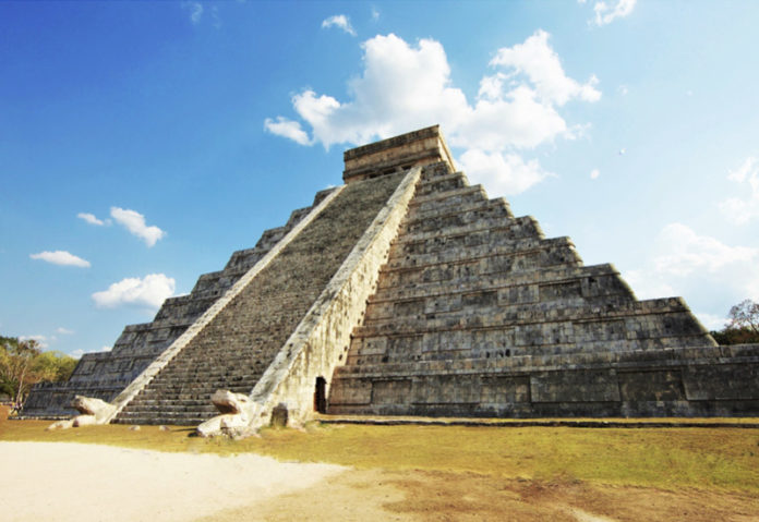 Chichén Itza's Shadow Kukulcán Temple-Pyramid